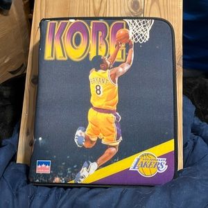 Like new Starline zippered cloth portfolio binder of Kobe Bryant reverse dunk.